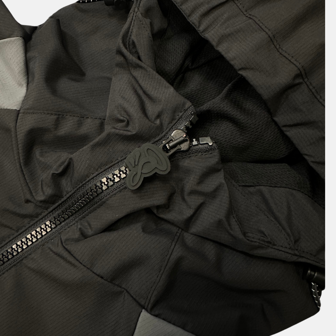 Syna Logo Vortex Woven Jacket - Blackout - No Sauce The Plug